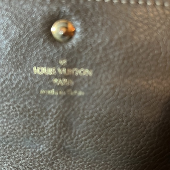 LV Wallet - Picture 10 of 14